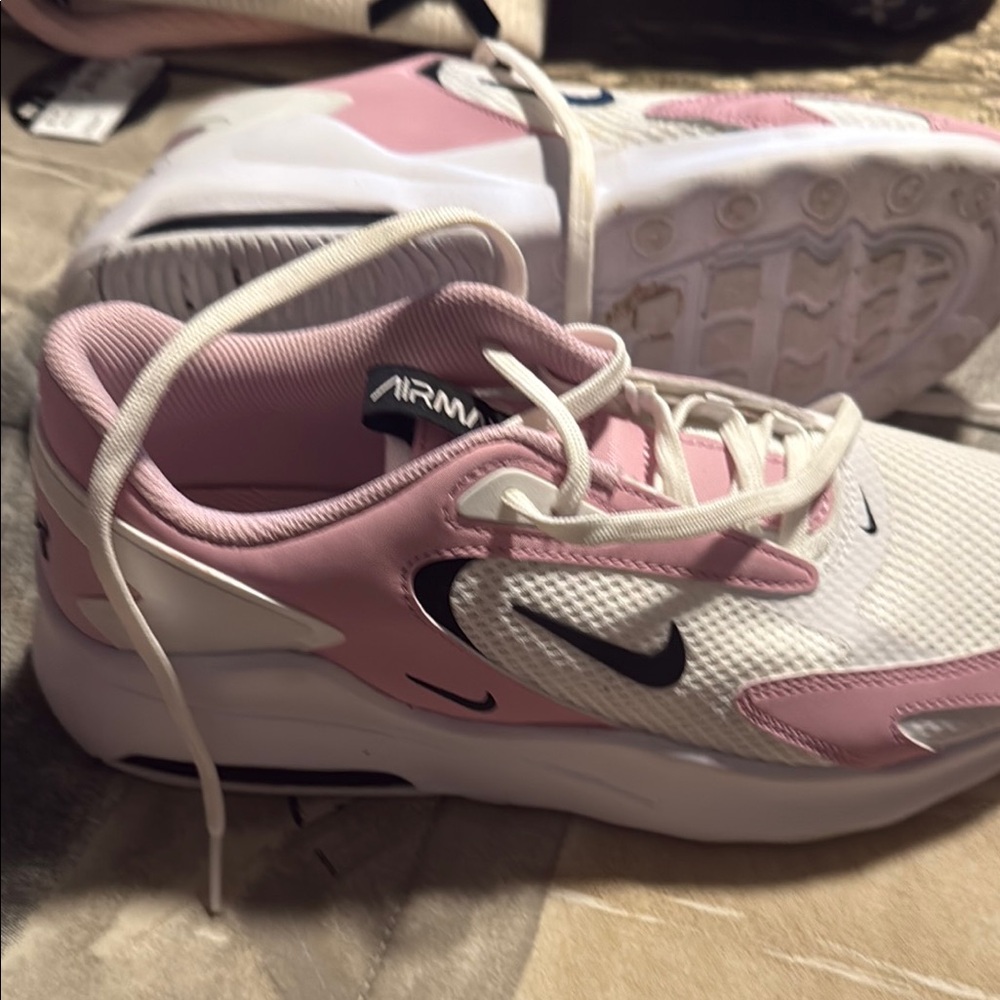 Nike Pink and White Mesh Sneakers - Picture 2 of 5